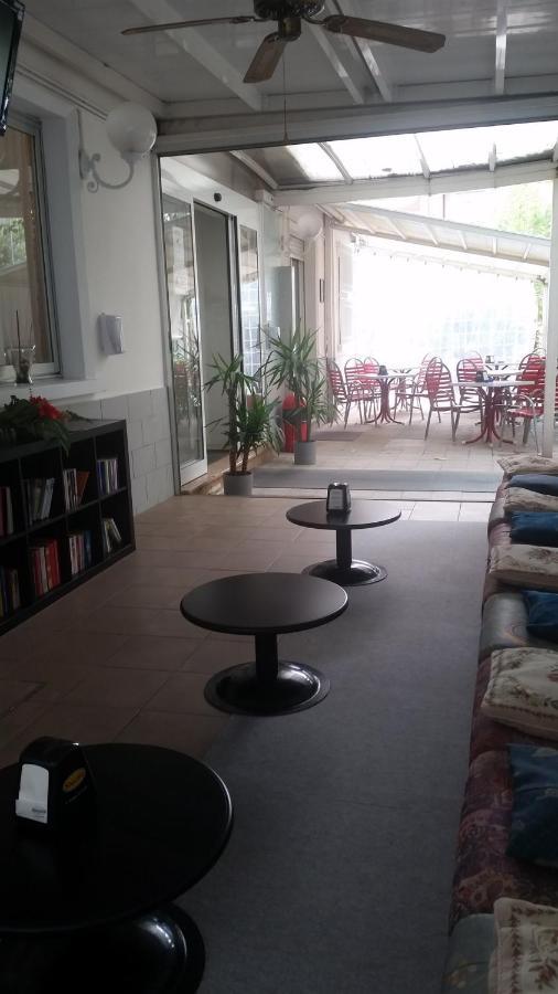 Hotel Manolita ริมินี ภายนอก รูปภาพ
