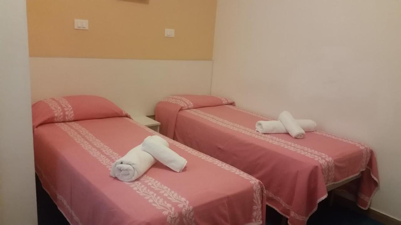 Hotel Manolita ริมินี ภายนอก รูปภาพ