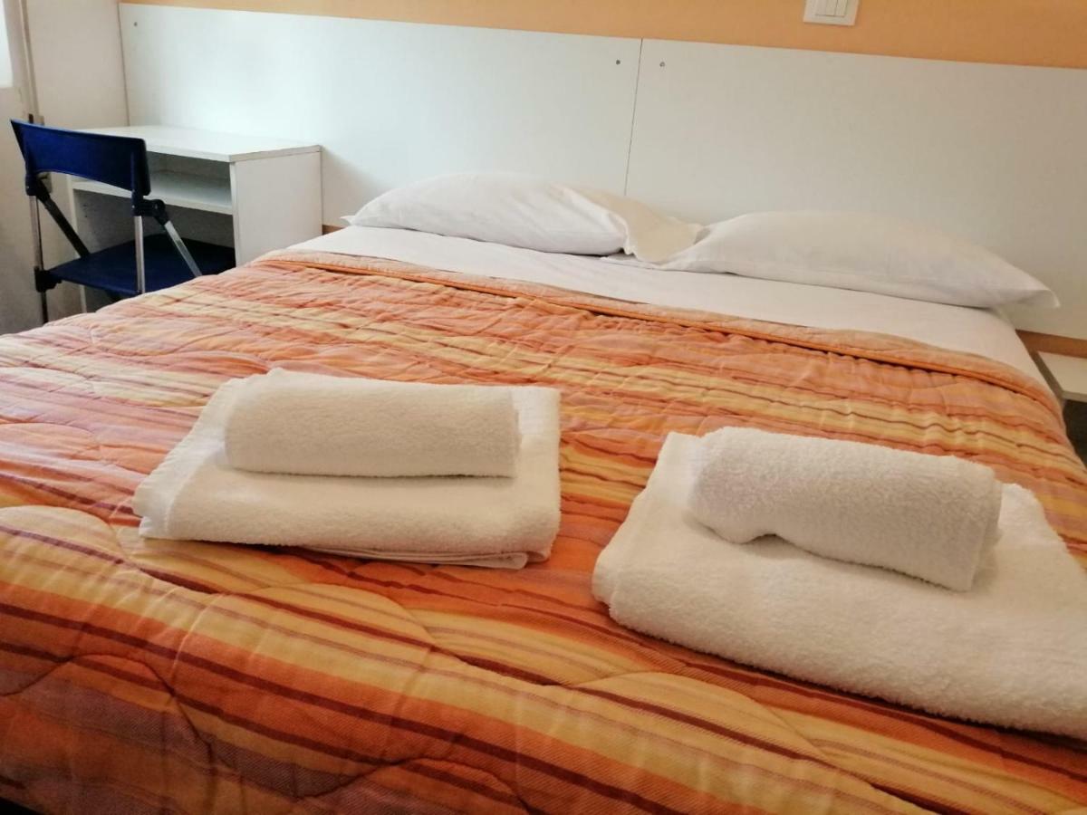 Hotel Manolita ริมินี ภายนอก รูปภาพ