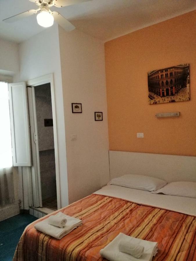 Hotel Manolita ริมินี ภายนอก รูปภาพ